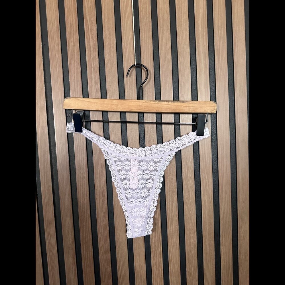 New Victoria Secret Underwear Medium Purple Strap Lacey Trim Flower Thong/String